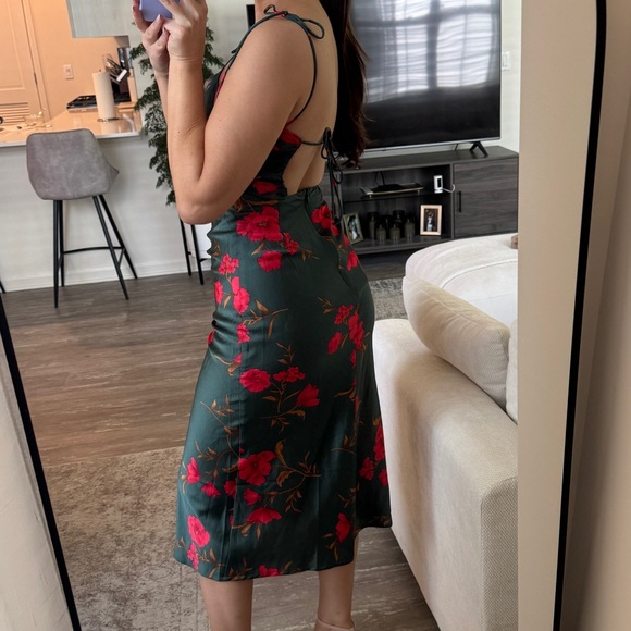 Hello Molly Green Floral Dress - Picture 12 of 16